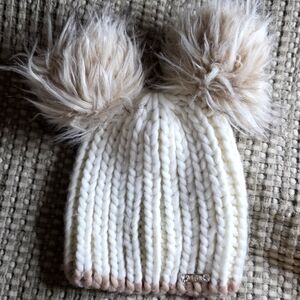 Cozy Cream Knit Pom-Pom Hat